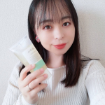 ❁skiliss❁泡立て不要の洗顔の常識を覆すジェル状の新感覚洗顔♡こんにゃく由来のつぶつぶとした天然スクラブが、浮かせて・溶かして・吸着して・引き締める！！まだ子供たちと一緒&hellip;のInstagram画像