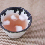 冷たい梅こんぶ茶の件の投稿ができてなかったことに気づき、ふるえながら投稿！そうめんのつゆとして使ってもおいしいよねー。もうそうめんの時期じゃないけど。#PR #玉露園 #玉露園 #減塩梅こんぶ茶&hellip;のInstagram画像