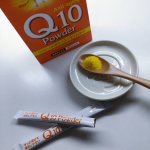 「Q10パウダー」..#抗酸化作用 のあるコエンザイムQ10のパウダーサプリです。.❤️#水溶化 によってCoQ10の吸収率を約4倍に❤️さっと溶けて吸収しやすい❤️水なし&hellip;のInstagram画像