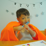 .🎃ྀི ᕼᥲ&rho;&rho;ч ᕼᥲᥣᥣ᥆աᥱᥱᥒ߮߰🖤߮߬ ⃕.幼稚園でのハロパ、とっても楽しかったみたいで「はっぴーはろうぃん！とりっくおあとりーと！」ってずっと言ってるひなたろす👦🏽自分で&hellip;のInstagram画像