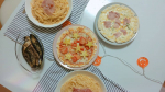 マルハニチロのうす焼きピッツァを使ったハロウィンメニュー🎃メインはうす焼きピッツァ濃厚チーズとうす焼きピッツァトマトとモツァレラチーズ🍕🍕あとはパスタにナスの焼き浸し🍆うす焼き&hellip;のInstagram画像