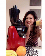 おはようございます🌞.今日はハロウィン🎃いつもと違いちょっと違うハロウィン👻を楽しんで下さいね❤️.今朝の朝ごはん　.この最新型のジューサーで毎朝、フレッシュジュースを作っ&hellip;のInstagram画像