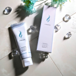 こんばんは☺.昨晩ジャイ子(次女)の歯磨き粉を間違えて、大人用の物を使ってしまい、「からいよー！！」と殴りかかられました。その歯磨き粉がこちら。子供には殴りかかるほど辛いらしい&hellip;のInstagram画像