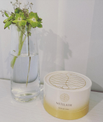 口コミでも大人気の洗顔石鹸、ハーベスコスメティクスさんのメトラッセ ジュエリーソープを使い始めました✨.箱を開けると、キラキラ輝く宝石のように美しい見た目に思わず圧倒💎✨.100%ヤシ&hellip;のInstagram画像