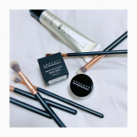 .チャコット-COSMETICS-カラーバリエーション　パールシリーズ&yen;1,200+taxハイライトを強調したりカラーに重ねることでパール系の色に変わり華やかさを出せます♡&hellip;のInstagram画像
