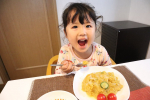 .ごと株式会社さまの「ごと芋ペースト」✨.ねっとりの食感と自然な甘味が美味しい五島列島のブランドさつまいも「ごと芋」✨.大人用に作ったポテトサラダはひながぺろり🥴.トースト&hellip;のInstagram画像