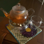 2020年一番飲んだのがルイボスティです。水出しも出来るから夏もよく飲んだ。今は20時までにご飯とお風呂と洗濯を全て終わらせて自由にするのが日課。その後のまったりタイムに絶対かかせないのがお茶&hellip;のInstagram画像