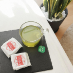 Tea Time 🍵普段は、紅茶や珈琲でブレイクしてるけどたまには緑茶でほっこりしたい🍵パパがツーリングの帰りに買ってきたお土産を食べながら、ボーッとする時間が至福❤︎&hellip;のInstagram画像