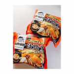 .🎀お水がいらない ほっこりかぼちゃのほうとう.7酒類の野菜がたっぷり入っていてスープとセットで冷凍されています。お昼ご飯作るのが面倒臭い日は本当に助かる🥺.平打ちの麺がモチモチで美味し&hellip;のInstagram画像