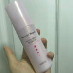 今回はこちらの導入美容液を使わせていただきました。使用した感じは乳液なのかなと思う位トロットしていて、ワンプッシュでは少し少ないかなと思ったのですがよくなじみちょうどいい量でした。つけ&hellip;のInstagram画像