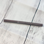 キングダム の リキッドアイライナー！�実はリニューアル前のもの（2017年頃）も�使ったことがあるのですが �パッケージデザインや�描きやすさが向上🐯◎！�元々 キングダム さん の アイ&hellip;のInstagram画像