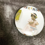 スマホで撮った写メをマグネットと缶バッチにできる#アプリ#みんなのバッジめっちゃ簡単にできた★☆お母さんにあげたらめっちゃ喜んでた♡値段も安いし、自分でササッて作って完成させて、注&hellip;のInstagram画像