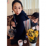Cool electric toothbrush✨✨Perfect whitening🦷( ^&omega;^ )Enjoy Christmas with happy yellow poinsettia💐&hellip;のInstagram画像