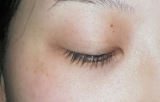 ビューラーでも上がらないまつげ