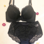 エクサブラ ・モアエクサブラ・モアをお試しさせていただきました！カラーは、シックなブラックです。レースも豪華で大人っぽいカラーが素敵♡使いやすい万能なカラーで嬉しい😆し&hellip;のInstagram画像