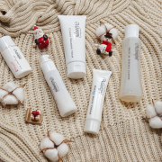 「素敵な小物やお花を使って商品がより魅力的に見える写真を撮影するのが得意です♪」縮毛補正オイル【ハート・恋・ラブモチーフ】写真投稿モニター大募集☆の投稿画像