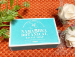 ナマシア ボタニカル フェイシャルソープ毛穴の奥の汚れまでキレイに洗い落とし、つやのある肌に洗い上げる、生シアバター配合の洗顔石けんを使用しました。60日以上熟成させた枠練り製法で仕上&hellip;のInstagram画像