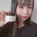 ❁Venus VC WHITENING CREAM❁ビタミンカプセルを潰して塗り込む新感覚のシミ予防！！《特長》〇6種のビタミン(整肌成分)が配合されたナノビタカプセルが角質層まで&hellip;のInstagram画像