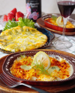 こんにちは11/19のボジョレー・ヌーボー解禁に合わせてマルハニチロ様のピザ🍕とグラタン🍽で休日ランチ😋「Cheeeeese!Pizza」は、チーズたっぷり❣️チーズ好きさ&hellip;のInstagram画像
