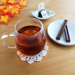 おやつの時間&hearts;一日の終わりのホッとする時間は、夜の睡眠を邪魔しないためにカフェインレス紅茶でリラックス。ミルクティーに合うアールグレイですが、ストレートで飲むとより香りを楽&hellip;のInstagram画像