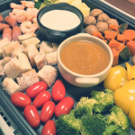 カレー＆チーズフォンデュパーティー！五島の鯛で取ったスープ＆牛骨スープがベースでチーズ入りのカレーソースはレトルトだから温めただけ。名前の通り本当に何にでも合うー、Ｗスープの旨味強くそこそこス&hellip;のInstagram画像