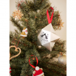 ファットウィッチのブラウニー。クリスマス限定のオーナメントタイプもあります✭ゴールドとシルバーとあって中にブラウニーが１つ入っています♩子供に取らせておやつに食べさせても楽しいですよね&hellip;のInstagram画像