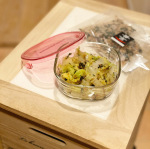 副菜に作った白菜のおひたし！混ぜたのは鰹節じゃなくてまぐろの削り節、海苔、昆布が入った物😋あと麺つゆで！味付けされてないので和えものにも使いやすい✨醤油と混ぜておにぎりにしても美味しそう🍙＊&hellip;のInstagram画像