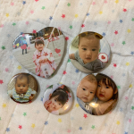缶バッチandマグネット♡#みんなのバッチ で七五三の思い出を形に♩◯缶バッチ　ハート・Mサイズ・Sサイズ◯マグネット　Sサイズ◯275〜440円(税込)子供の写真&hellip;のInstagram画像
