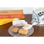 新千歳空港限定のグリコの生キャラメル専門店「キャラメルキッチン」🍬今年の夏に北海道に行った際に『美味しそう😋！』と思いつつも荷物の関係で購入を泣く泣く諦めていたのですが&hellip;最近江崎グリコ公式通販サイ&hellip;のInstagram画像