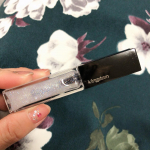 魅惑のモテリップ💄💕11月発売の新商品！キングダム　ジュエリープレシャスグロス手持ちの口紅にプラスしたら、ツヤツヤ&キラキラ☆.｡.:*・ラメが可愛い♡*゜*☼*―&hellip;のInstagram画像