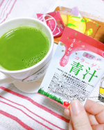 美チョコラコラーゲン青汁飲み続けてます🎵個包装でぱっと飲みやすくいつでもどこでも飲めるのがとてもいい😍野菜不足がどうしてもお昼に気になるのでこれを足してみたり、おやつと一緒にとってみたり。&hellip;のInstagram画像