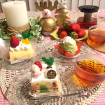 クリスマスケーキ𓌈﻿﻿﻿いちごののったショートケーキが好きな上の子ちゃんと﻿チョコケーキが好きな下の子ちゃん﻿﻿﻿ほんとはホールケーキ作りたいけど﻿好みが違うから、それ&hellip;のInstagram画像