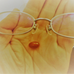 takashi_3093スマートフォンは８割以上の人が利用しています。１０代はスマートフォンを１０分以上使用した人が87,7％です。しかし、スマートフォンに含まれるブルライトによる視力の低下が心配&hellip;のInstagram画像