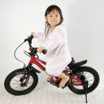 りんたん、自転車デビューしました🙌✨✨✨✨【ディーバイクマスタープラス】です👑✨乗りやすさ、練習のしやすさで評判のディーバイクマスターシリーズからマスタープラスが登場しました⭐&hellip;のInstagram画像