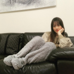 モコモコで超可愛い🥰﻿﻿まるで﻿毛布をまとったような暖かさの﻿﻿極暖『足が出せるロングカバー』﻿@al.phax.rakuten 🔥﻿﻿脱がずに足が出せるから﻿その&hellip;のInstagram画像