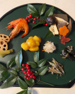 こんばんは🌇今日は朝から作ったお節料理お雑煮を食べたよ！写真はお節料理の一部🎍今年は簡単に美味しく作れる栗きんとん@tableland_official 様からいた&hellip;のInstagram画像