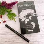 正月メイクに使いました🎍「ルミアグラス　スキルレスライナー」@lumiurglas 様正月は、少しでもキリっとした顔にしたくて「パーフェクトブラック 01」を使用しました👀&hellip;のInstagram画像