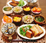 🌸2020.1.2🌸﻿﻿きょうのごはん﻿﻿♡エビとはんぺんの春巻き﻿♡かに玉﻿♡ピリ辛ネギチャーシュー﻿♡ひじきごはん﻿♡椎茸、わかめ、人参の中華スープ﻿♡みかん﻿&hellip;のInstagram画像