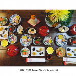 20210101OSECHI breakfast.あけましておめでとうございます。実のところ昨年は喪中でしたので、お節作りは1年おやすみしておりました。といっても、出来合いのものも&hellip;のInstagram画像