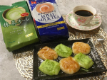 ...日東紅茶様(@nittohblacktea.jp )より頂いた、ロイヤルミルクティーと抹茶オーレを使って、おもちスイーツを作ってみました🍵作ると言っても、お餅をレ&hellip;のInstagram画像