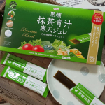KOWA 黒糖抹茶青汁寒天ジュレ🥬もっと手軽にもっと身近に青汁👍ちゅるんとスティックゼリータイプだから、おやつとしても朝食のお供にも、手軽に美味しい😋栄養たっぷりクマイ&hellip;のInstagram画像