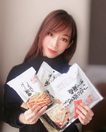 @goshoku_h_and_b のおいしい減塩おつまみが届きました☺️𓂃𓂂𖡼.𖤣𖥧𓈒◌܀14品セットで箱いっぱい✨ビーフジャーキーや茎わかめは個装されていて、くんさき食べるの初めてで&hellip;のInstagram画像