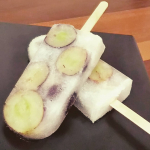 あったかい部屋でひんやりデザート最高！フルーツは生の使うよりフレッシュそのまま急速冷凍されて届くの使うほうが断然美味しいー、今回使ったのはそのまま食べても超美味なhenohenoの完熟ピオーネ、凍&hellip;のInstagram画像