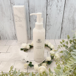 *﻿﻿DeAU﻿カウンセリングゲル うるおいタイプ⁎⋆*﻿﻿洗顔後はこれ1本♡﻿化粧水、美容液、乳液、クリームの4役のオールインワンゲルです✨﻿﻿保湿成分であるヒアルロ&hellip;のInstagram画像