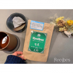 ほっこりお茶タイムの定番はタイガーさんのルイボスティー。これは『生葉タイプ』どちらかというと緑茶ににた味。赤のパッケージは正統派ルイボスティー。でも特有のクセがまろやかで大変飲みやすい。い&hellip;のInstagram画像