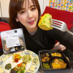 RIZAP飯🍱が自宅に届く🏠✨糖質 10g前後の低糖質✨たんぱく質 18g以上✨野菜やきのこ類 100g以上✨カロリー 200cal台と理想の食事🍽がワンプレートになり、通&hellip;のInstagram画像