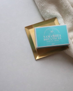 .ナマシア ボタニカルフェイシャルソープを試してみたよ*̣̣̥♡.純度100%の生シアバター配合で、すっきり皮脂や毛穴の汚れを落としてくれるすぐれもの😳.洗顔後のつっぱりやすい肌も&hellip;のInstagram画像