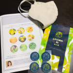 AROMA de mask🌿マスクの外側にシールをペタッと貼るだけでアロマの香りがマスクに香るシールです🥰ベルガモットをベースに9種類の精油がブレンドしてあり柑橘系のとてもスッ&hellip;のInstagram画像