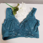 きっかけはモニターだったのに好きになり購入して愛用中の、LUNAのナイトブラ❣️日中でもつけられるので、私はお昼に愛用してます🍀今回は新色のアンティークグリーンを💚*ピンク。ブラック。持っていて&hellip;のInstagram画像