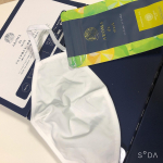 ハリネズミの🦔カワイイ箱には真っ白い布製のマスクとアロマの香りのシールが入っています🥰マスクの端にシールを貼って使います。ベルガモットやレモン🍋ユズやスイートオレンジティートリーなど9&hellip;のInstagram画像